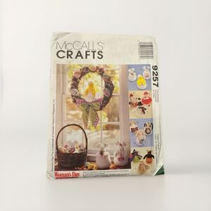 McCalls Crafts Sewing Pattern 9257 Womans Day Seasonal Dolls Wreath Basket